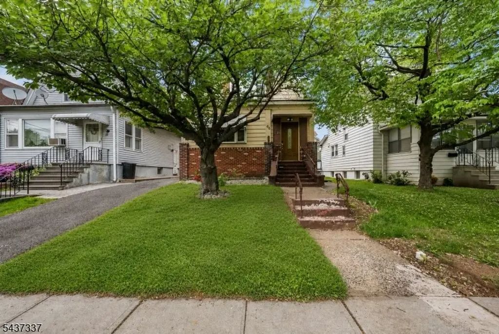 86 Curie Ave, Clifton City