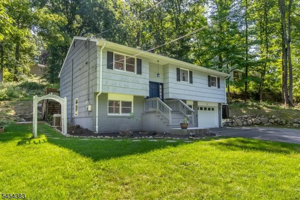 104 Ford Rd, Denville Twp.
