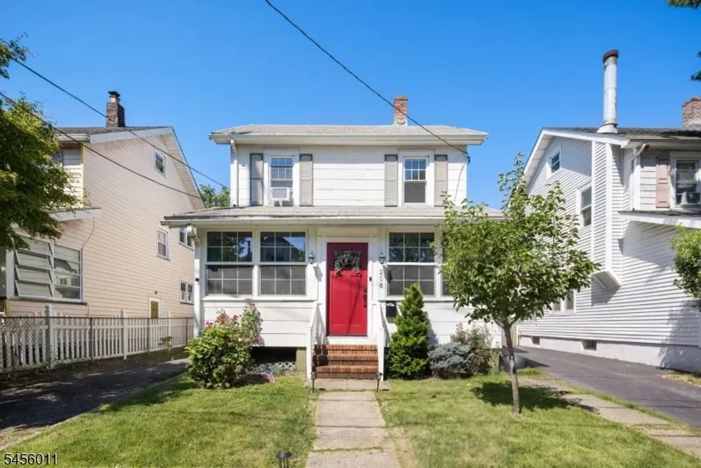 206 Spruce St, Bloomfield Twp.