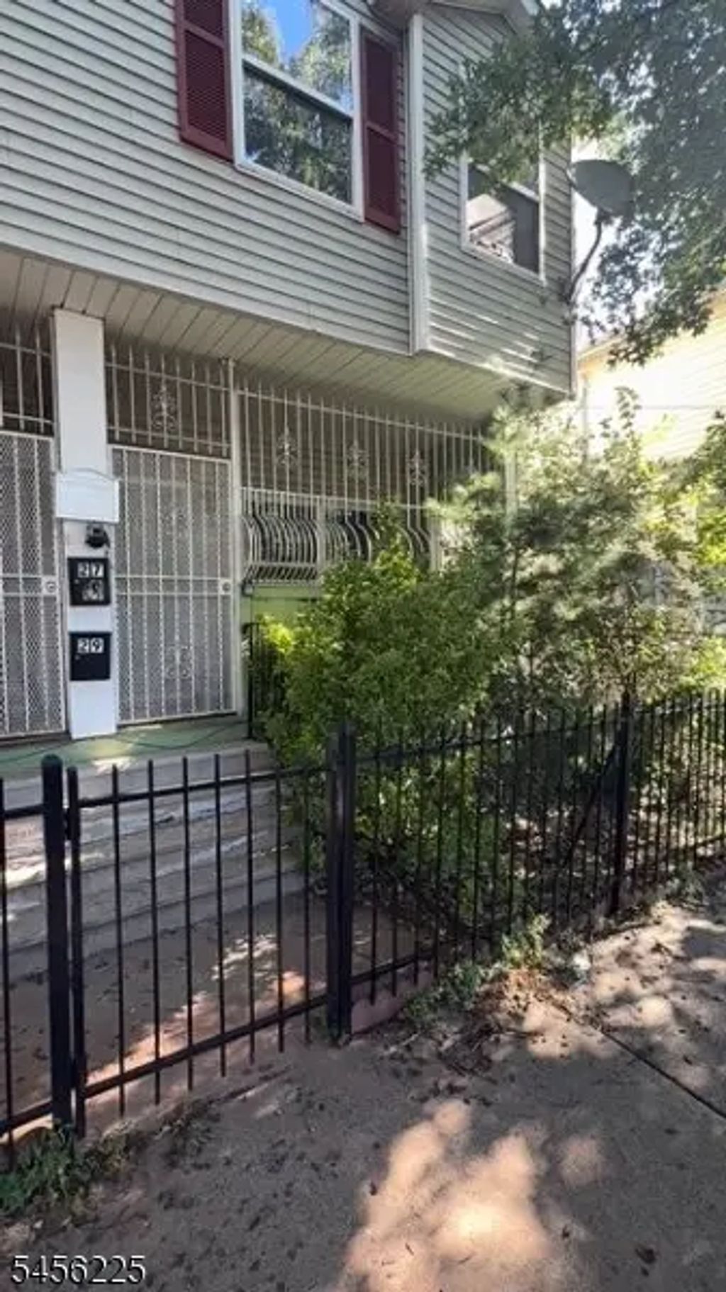 27 16th Ave, Newark City