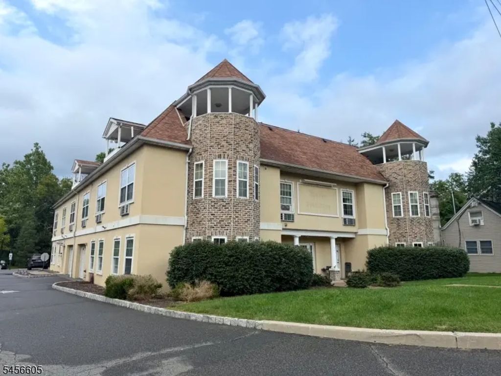 106 Main St, Sparta Twp.
