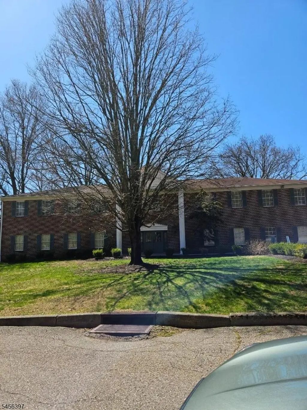 1 Manor Dr, Hampton Boro