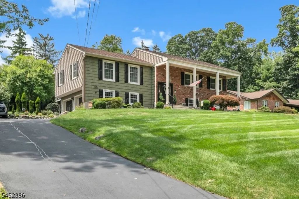 5 Van Allen Pl, Pequannock Twp.