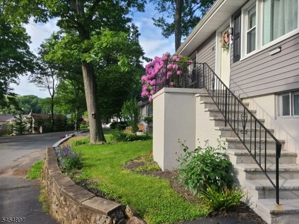 137 W End Ave, Hopatcong Boro