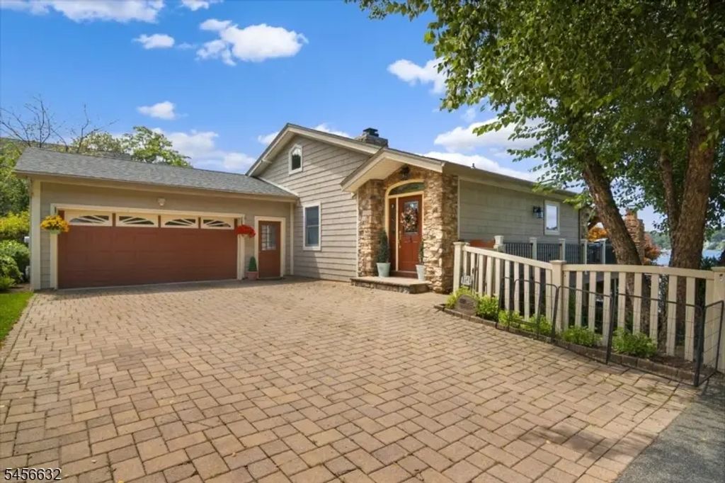 5 Lee Dr, Mount Arlington Boro