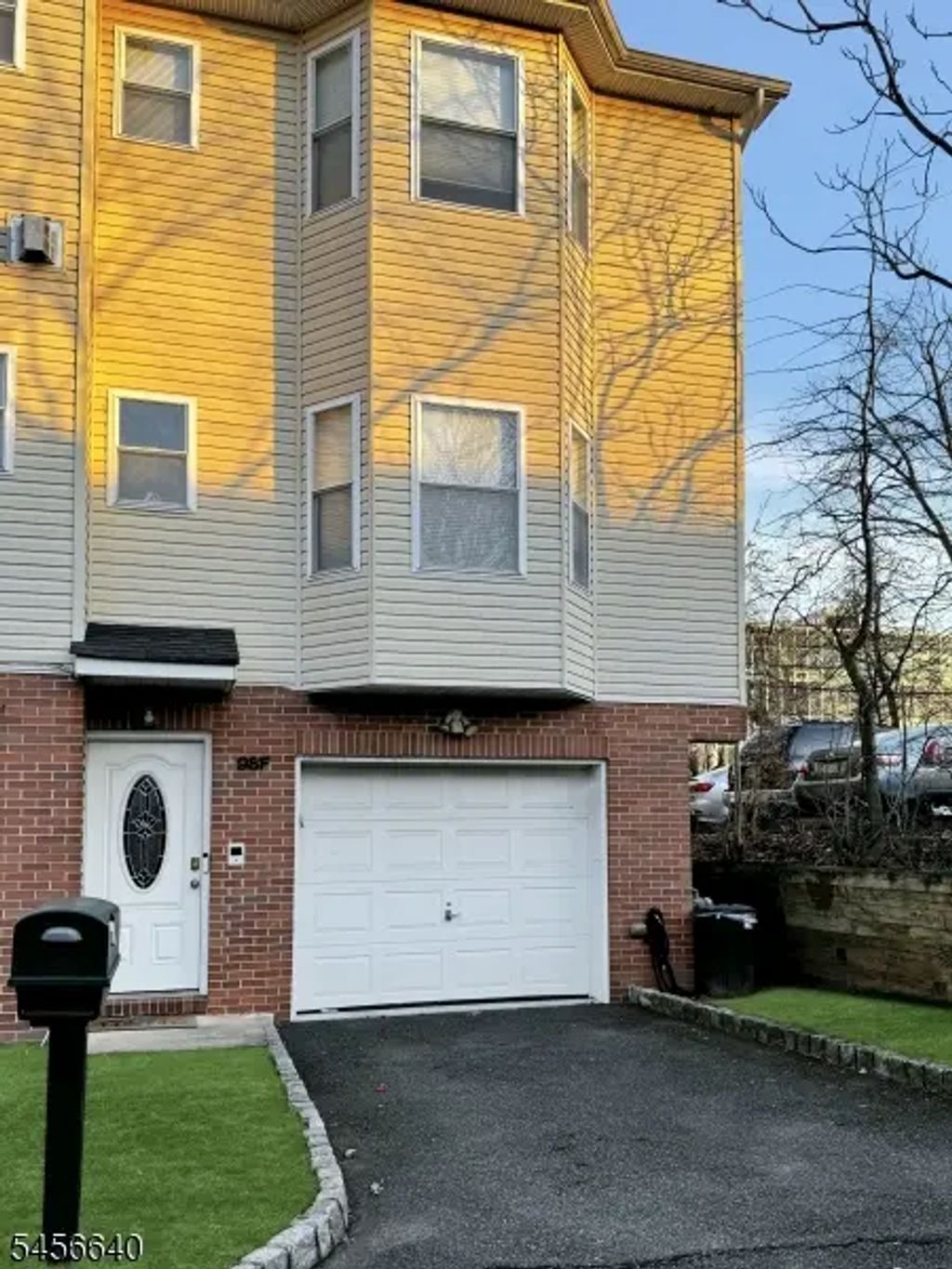 98 Hillyer St, City Of Orange Twp.