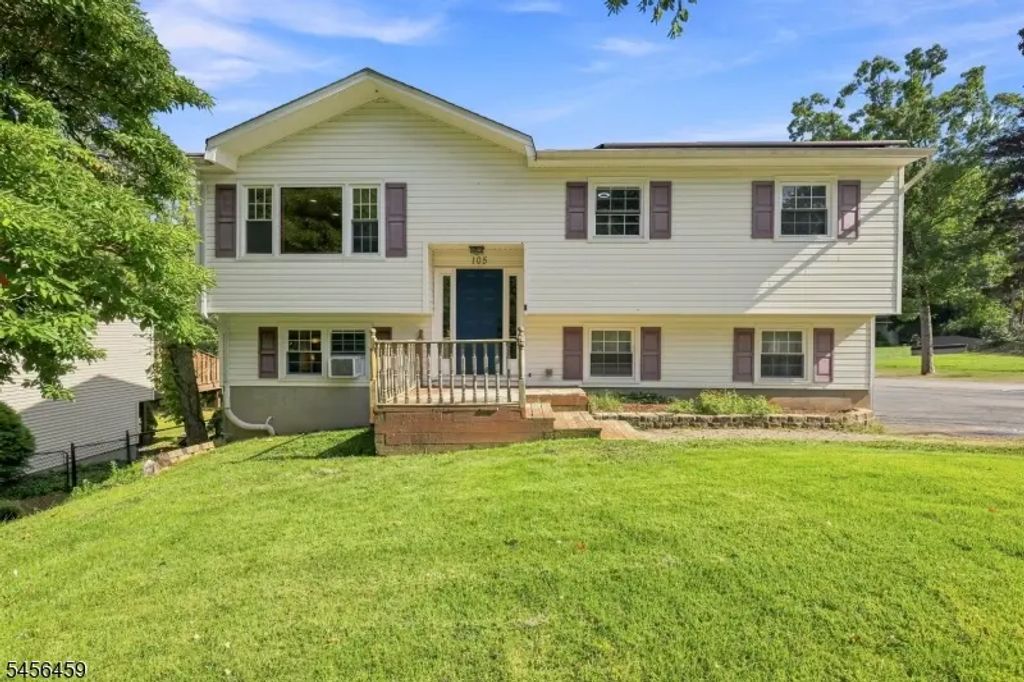 105 Leland Trl, Hopatcong Boro