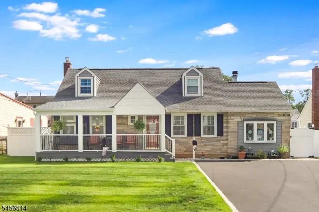 354 Colonia Blvd, Woodbridge Twp.