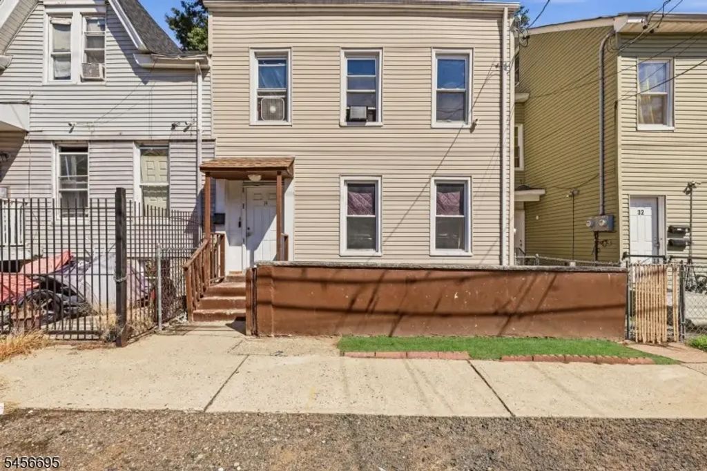 34 Hillman St, Paterson City
