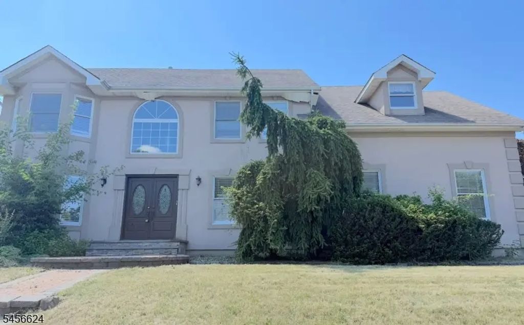 33 Mcguire Dr, West Orange Twp.