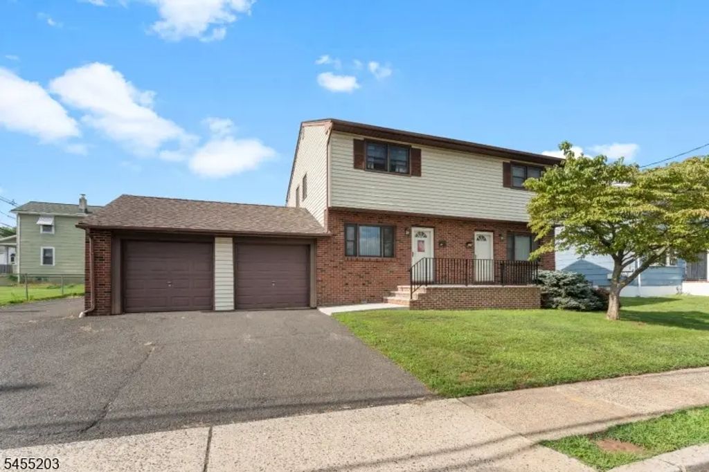 1214-1216 W Camplain Rd, Manville Boro