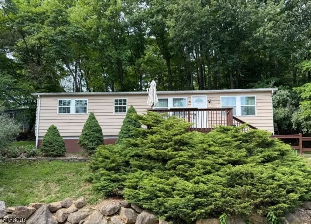 54 Northwood Dr, High Bridge Boro