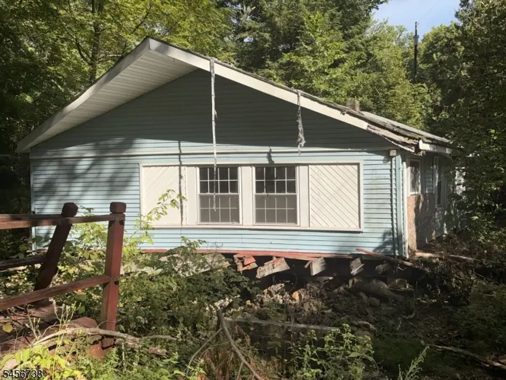 1 Tall Timbers Dr, Glen Gardner Boro