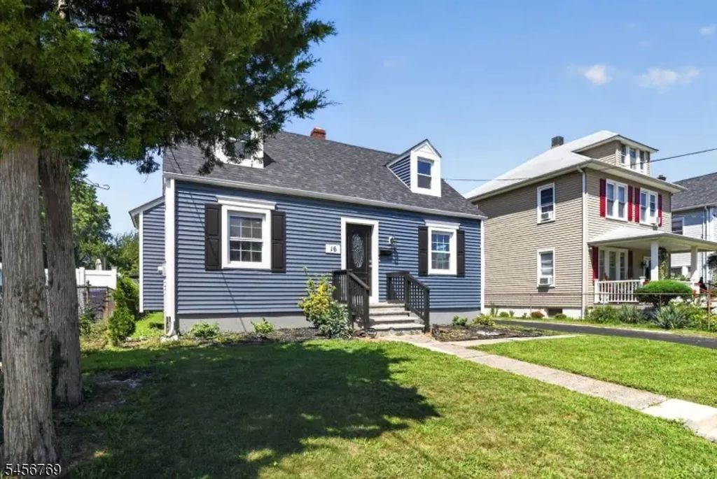 16 Oakwood Pl, North Brunswick Twp.
