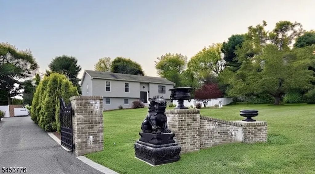 146 Changewater Rd, Washington Twp.