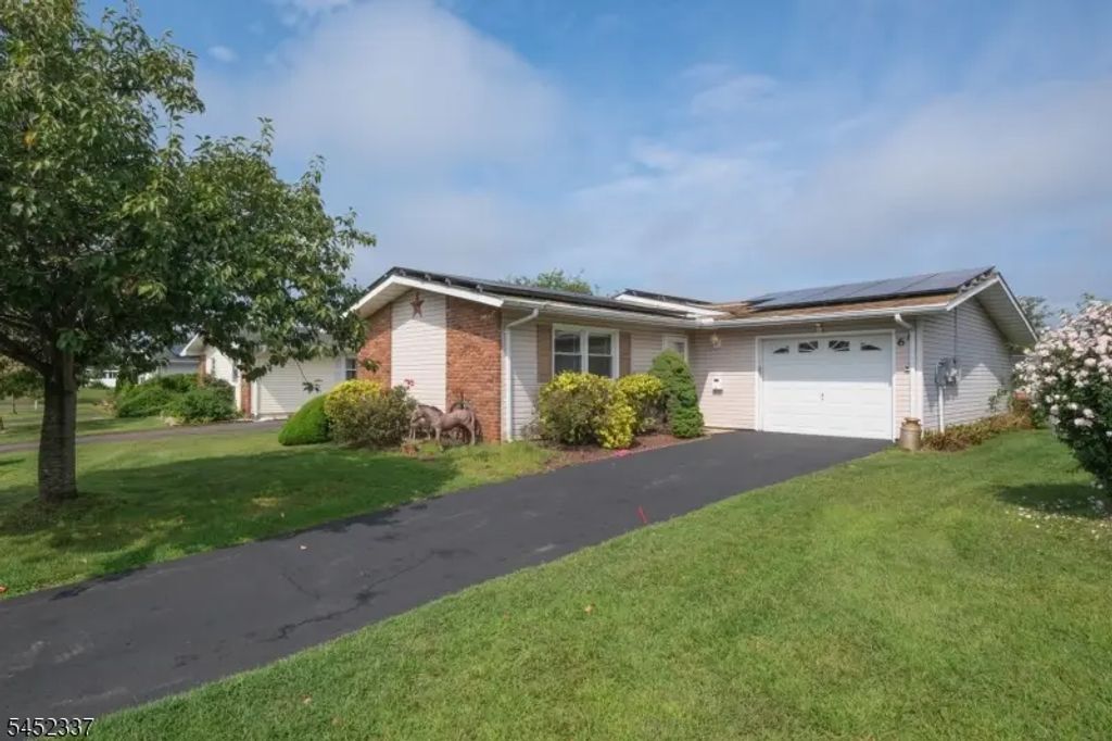 6 Phillips Rd, Brick Twp.