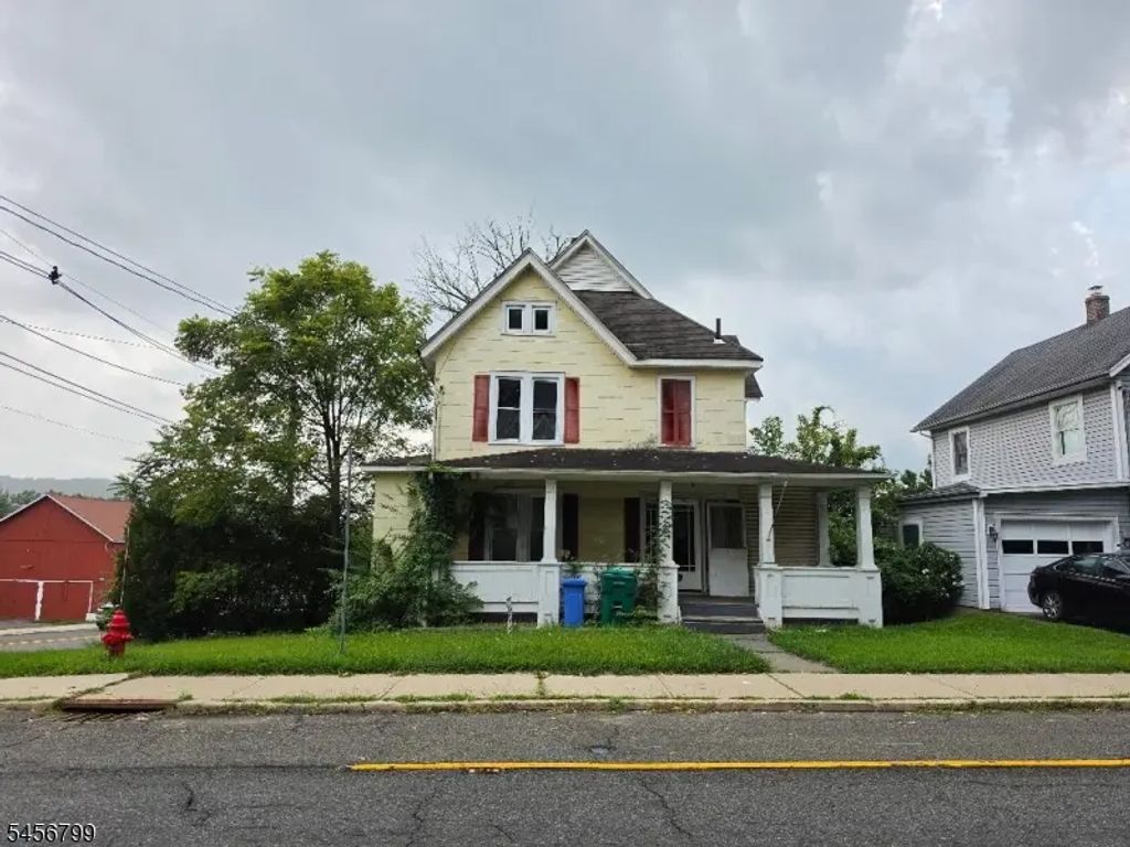 62 Hamburg Ave, Sussex Boro
