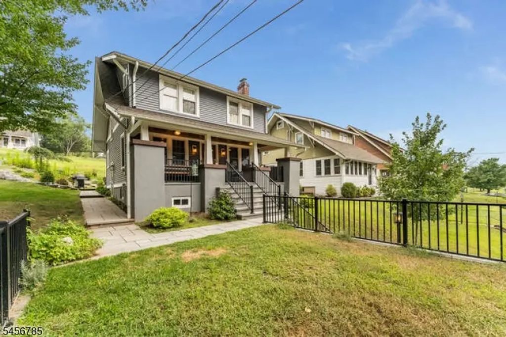 169 Leigh St, Clinton Town