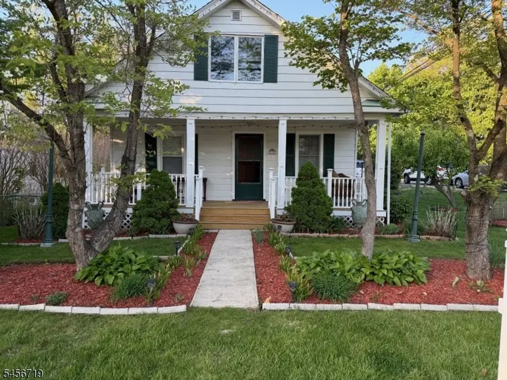 18 Elycroft Ave, Rockaway Boro