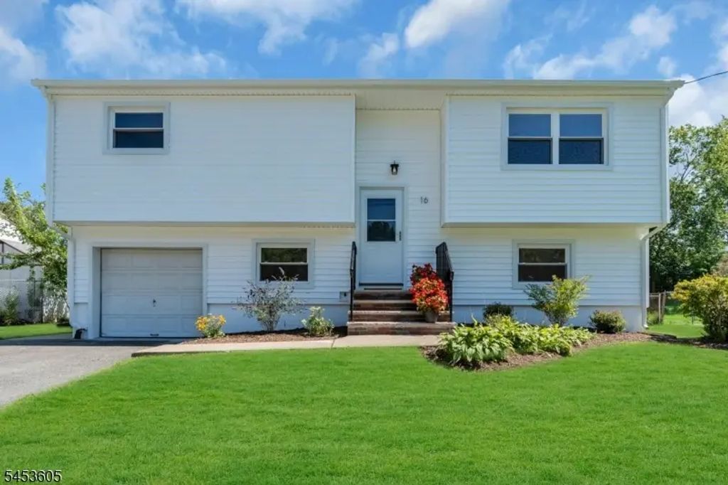 16 Alden Terrace, Mount Olive Twp.