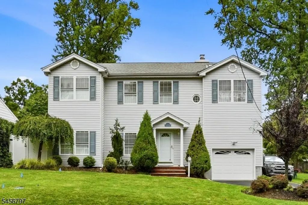 242 Hiawatha Blvd, Parsippany-Troy Hills Twp.