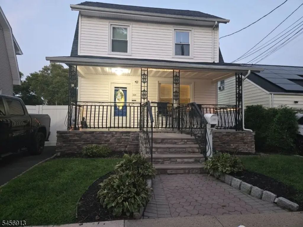 1029 Thomas Street, Hillside Twp.