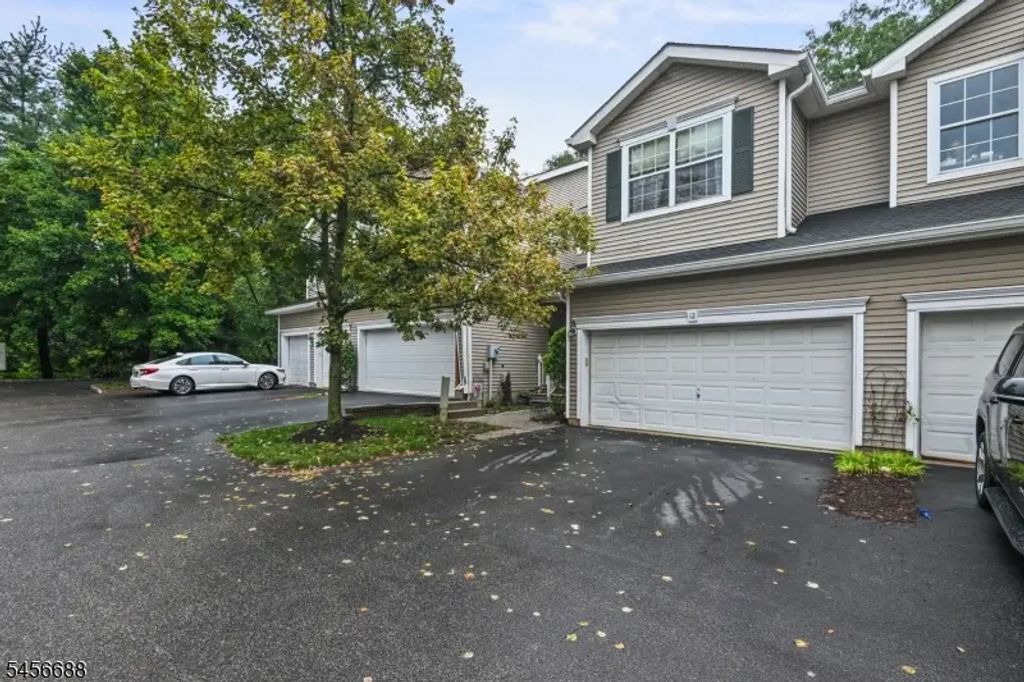 12 Cypress Ct, Clinton Town
