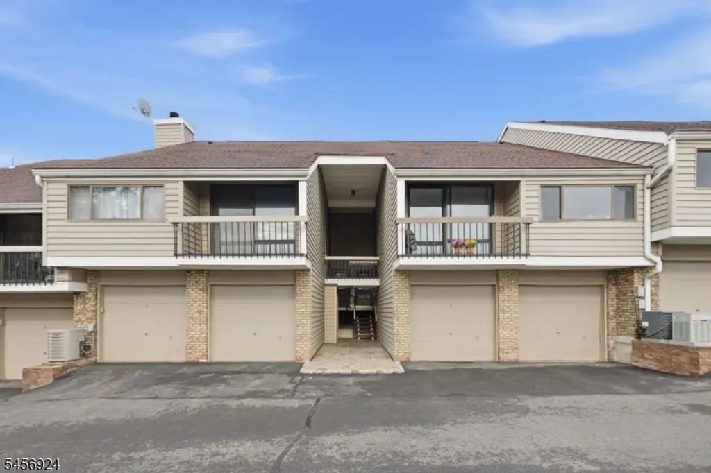 6 N Slope, Union Twp.