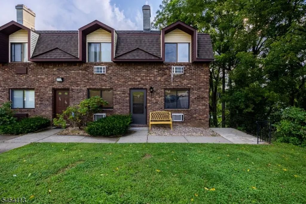 35 Great Gorge Ter, Vernon Twp.