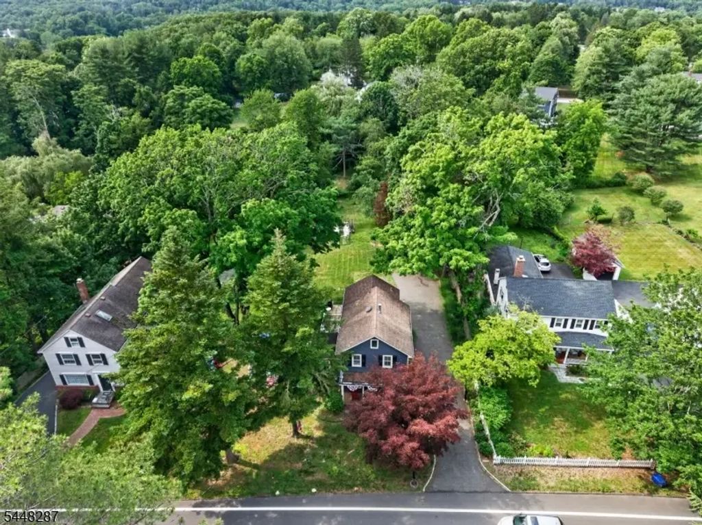 79 W Main St, Mendham Boro