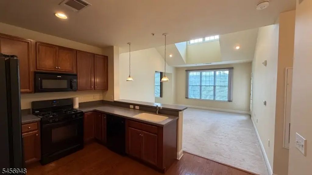 2411 Ramapo Ct, Riverdale Boro