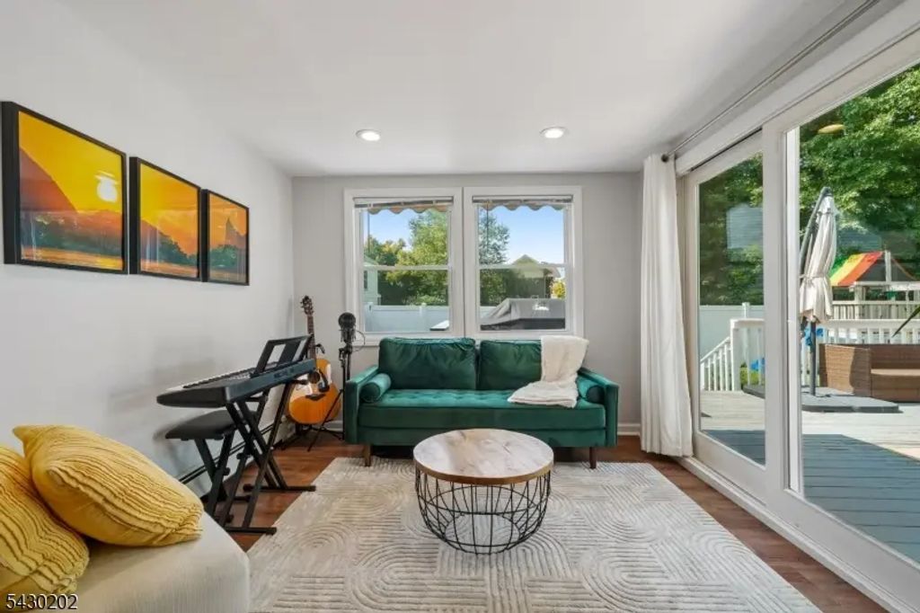 717 Prospect Ave, West Orange Twp.