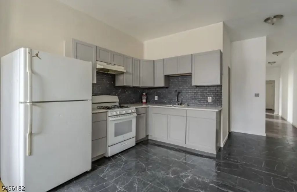 324a 14th Ave, Newark City