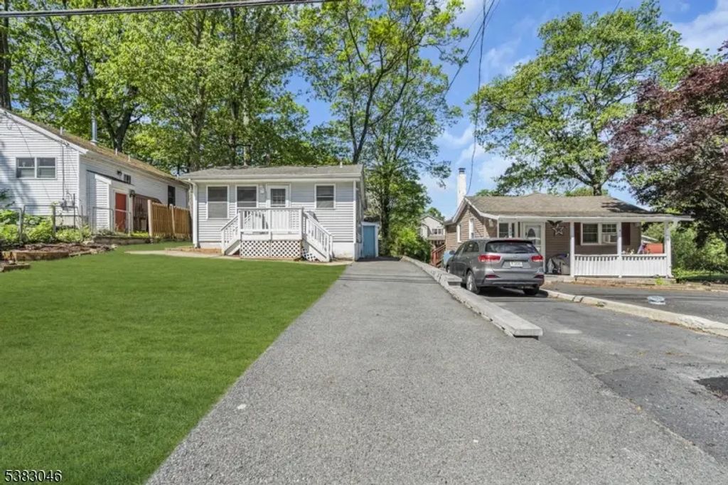 406 Brooklyn Mountain Rd, Hopatcong Boro