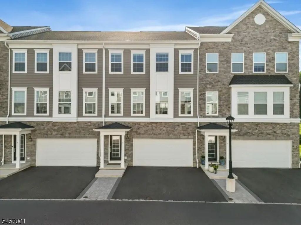 6 Coogan Ct, Morris Plains Boro