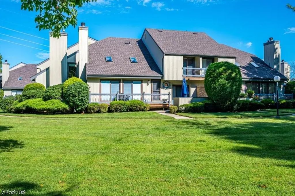 39 Sherborne St, Franklin Twp.