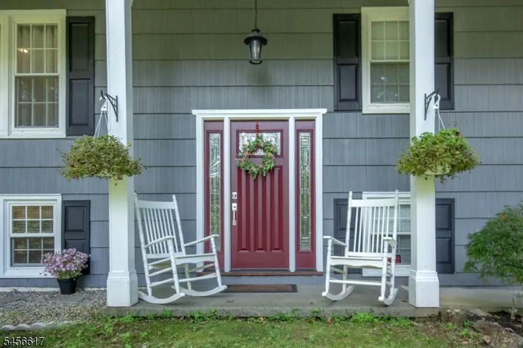 81 Academy St, Califon Boro