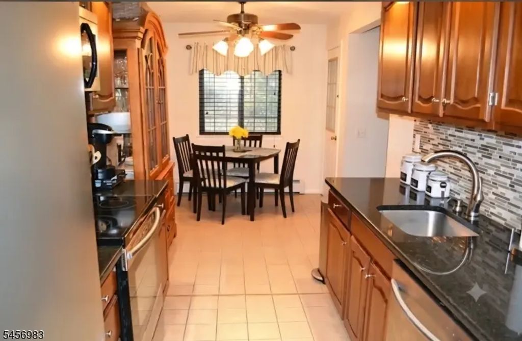 14a Foxwood Dr, Morris Plains Boro