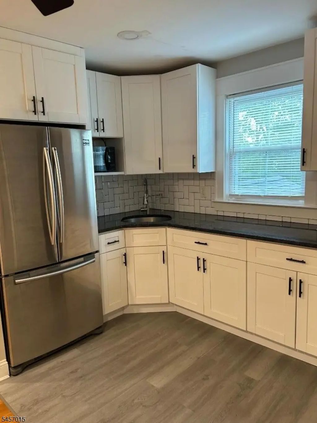 415 E 3rd Ave, Roselle Boro