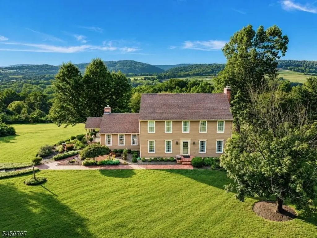 90 Old Farm Rd, Holland Twp.