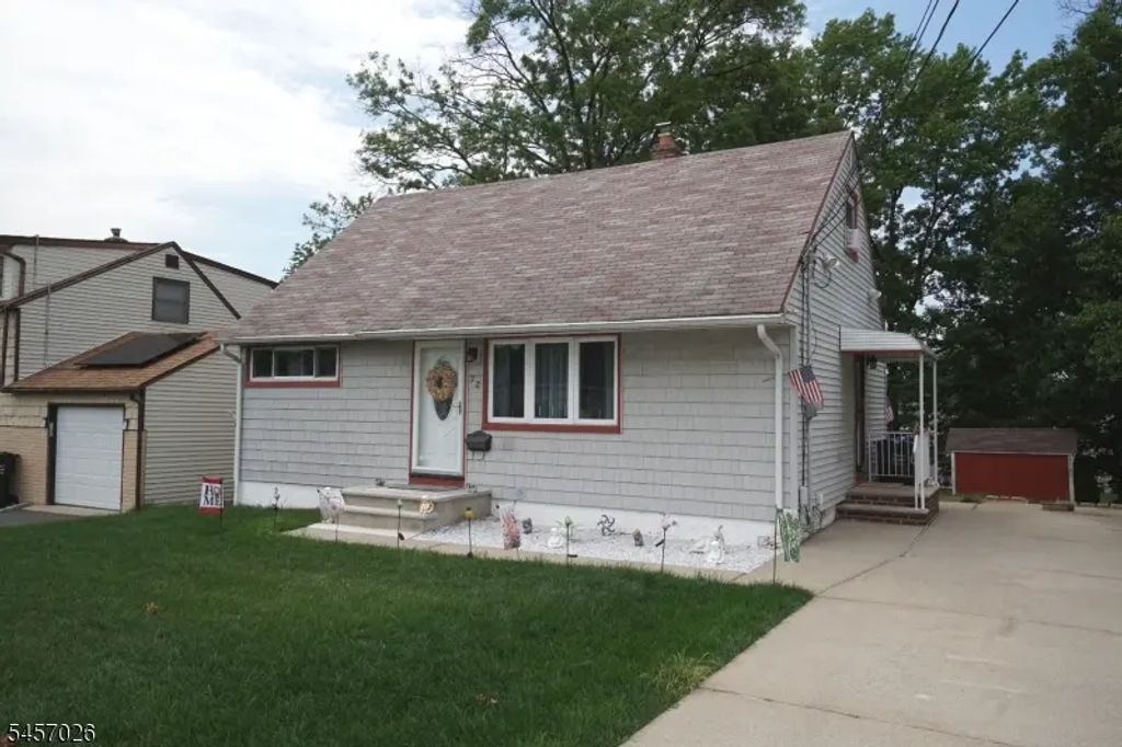 22 Lowell St, Woodbridge Twp.