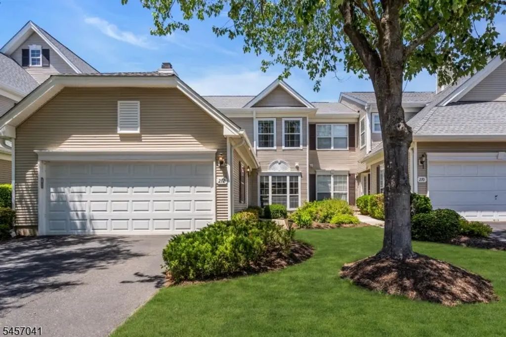 272 Colt St, Hopewell Twp.