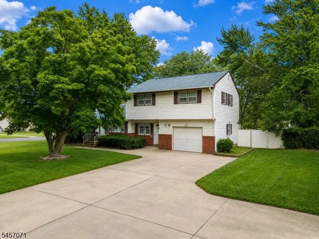 524 Lloyd Rd, Aberdeen Twp.