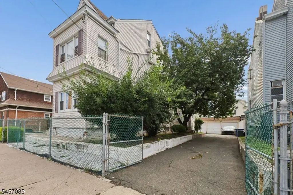 441-443 E 27th, Paterson City