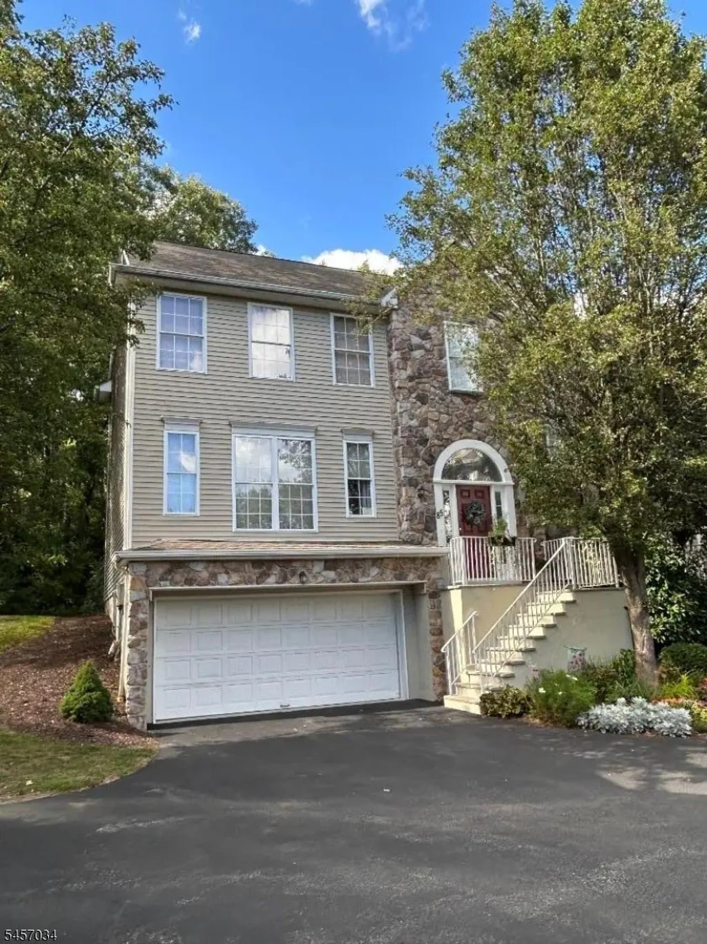 85 Arrowgate Dr, Randolph Twp.