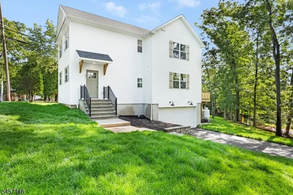 37 Madison Trl, Hopatcong Boro