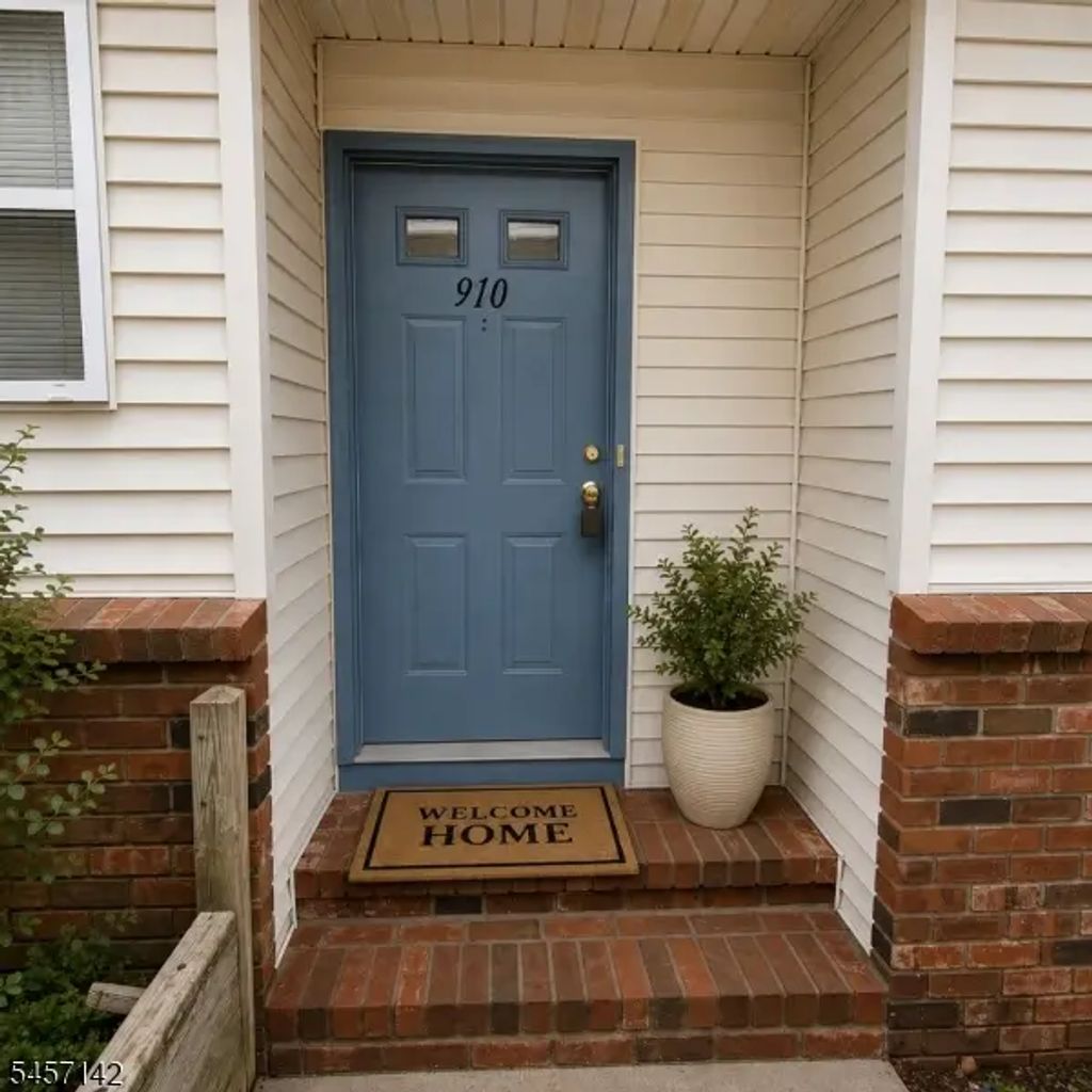 910 Reed Ct, Raritan Twp.