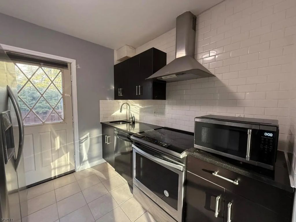 247 Claremont Ave, Montclair Twp.