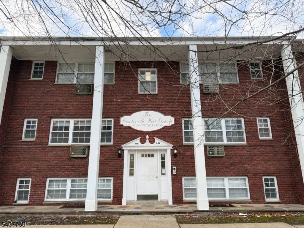 17a S Valley Rd, West Orange Twp.