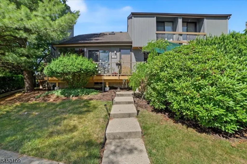 132 Bayberry Row Ondo, Bernards Twp.